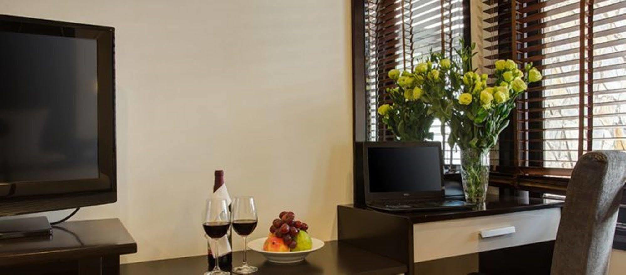 La Sante Hotel & Spa Ханой Экстерьер фото